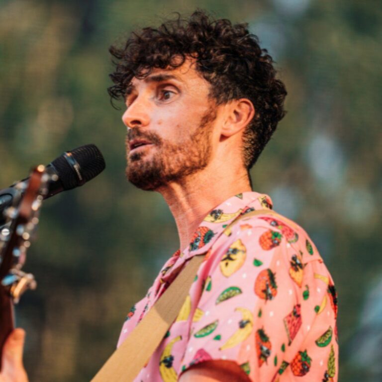 James Cottriall buchen